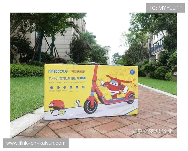 世界滑板学校在青训中推行导师与学员结对制加速成长与传承，世界滑板联合会